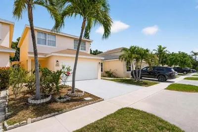 4131 Eastridge Circle 1