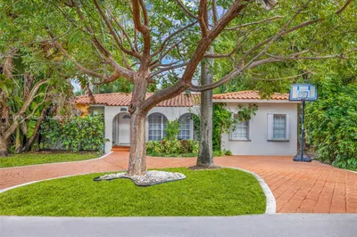 7711 Coquina Dr 1