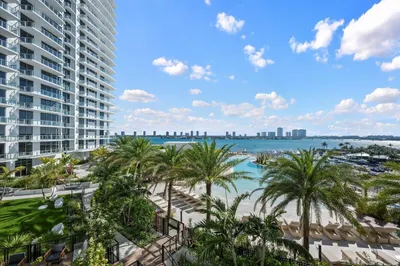 220 Lake Shore Drive #804 1