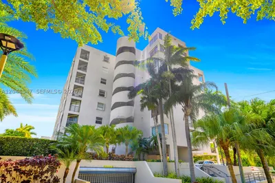 2400 SW 3rd Ave #706 1
