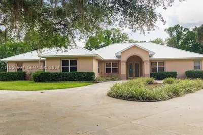 2526 SW 21st Ct. 1