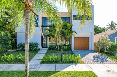 3660 SW 12th Street 1