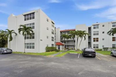 9451 Evergreen Place #203 1