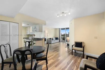 275 NE 18th St #710 1