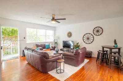 1265 Marseille Dr #32 1