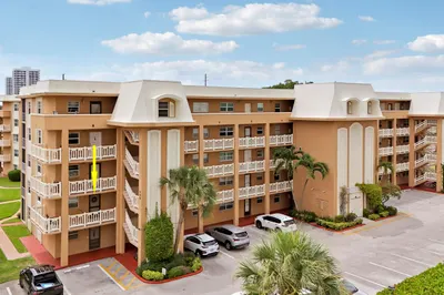 308 Golfview Road #201 1