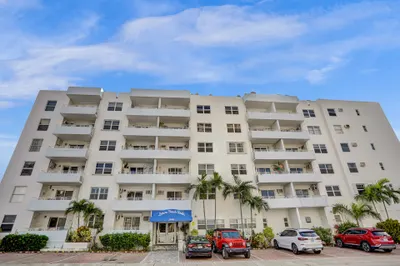 2900 Banyan Street #101 1