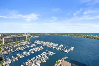 100 LAKESHORE Drive #2156 1