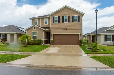 5930 NW Pine Trail Circle 1