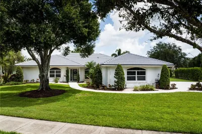 4110 SW Lakewood Drive 1