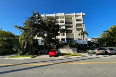 9300 Bay Harbor Ter #3C 1