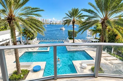 17301 Biscayne Blvd #211 1