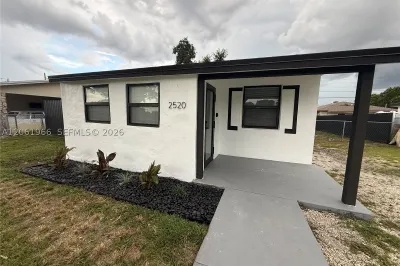 2520 NW 155th St 1