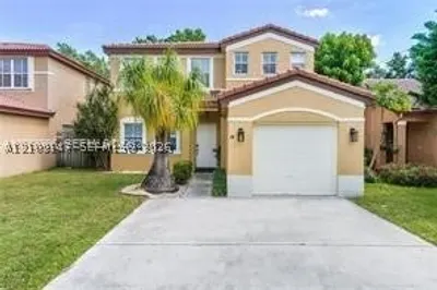 18 NW 43rd Way #43 1