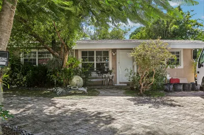 216 NE 26th Court 1