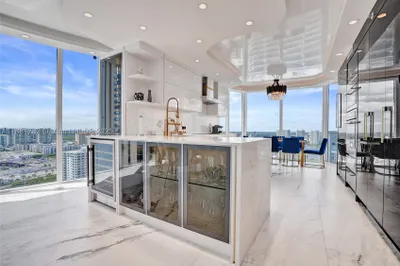 17555 Collins Ave #3101 1