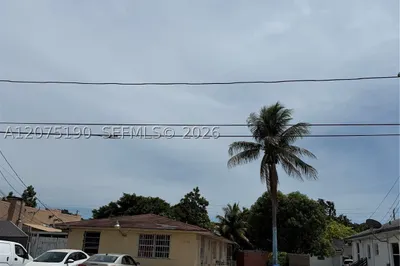 2124 NW 27th St 1