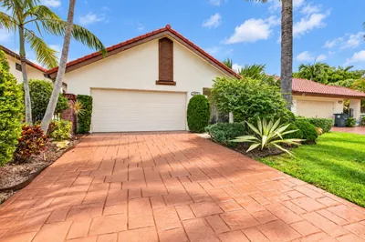 21676 Club Villa Terrace 1