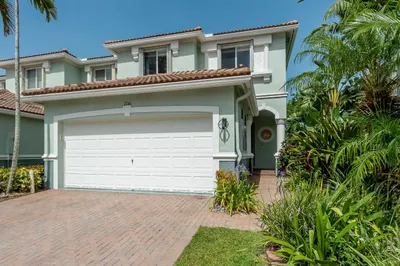 2146 Oakmont Drive 1