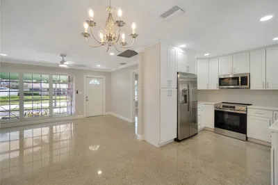 917 SE 15th Court 1