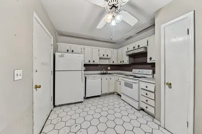 4770 NW 21st Street #412 1