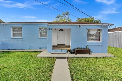 2310 NW 33rd St 1