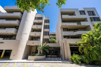 121 Crandon Blvd #448 1