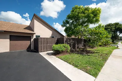 2815 SW 2nd Street 1