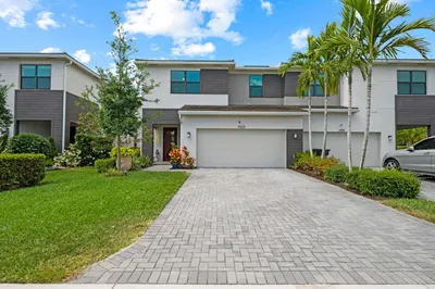 4325 Arcturus Lane 1