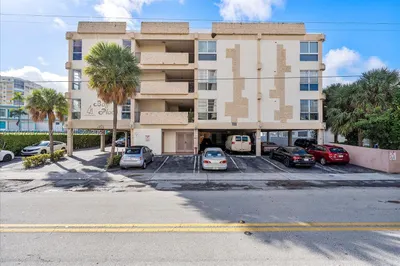 2420 Diana Dr #204 1