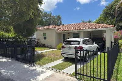 3860 SW 1st St 1