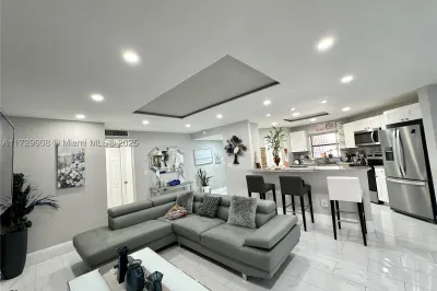6655 W Broward Blvd #201 1