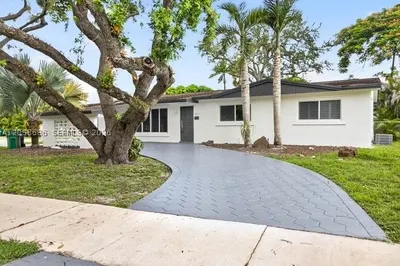 9875 SW 83rd St 0 1