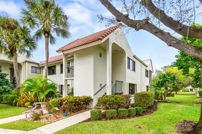 5687 Fairway Park Drive 1