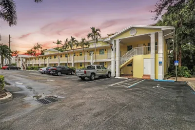 2660 NE 8th Avenue #118 1
