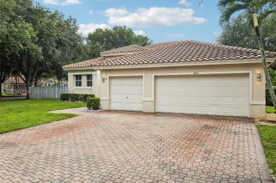 5212 NW 51st St 1