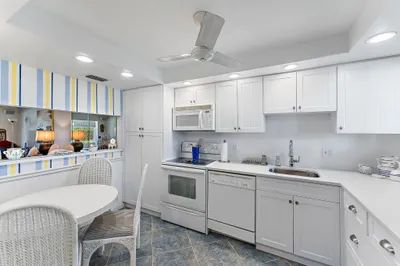 3186 Via Poinciana #111 1