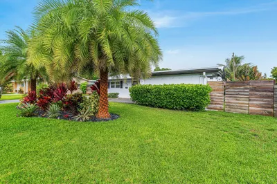 711 Laurel Drive 1