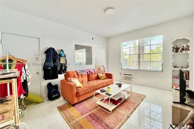 1005 Meridian Ave #6 1