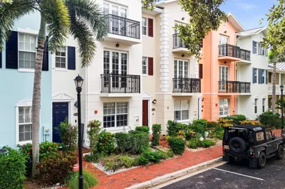 1009 W Heritage Club Circle 1