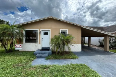 280 SW 8th St 1