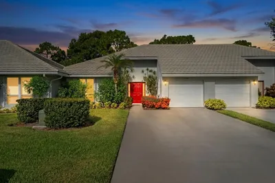2762 SW Westlake Circle 1