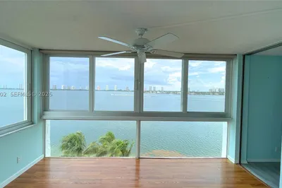 401 Lake Shore Dr #801 1