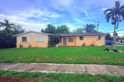 1600 NW 47th Avenue 1