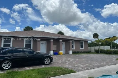 1533 W 26th Ct 1