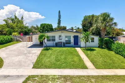917 W Drew Street 1