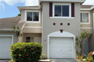 774 NW 42nd Pl #774 1