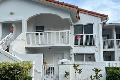 15315 SW 76th Ter #207 1
