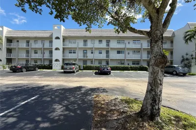8450 Sunrise Lakes Blvd #111 1