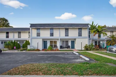 3331 Farragut Street #8d 1